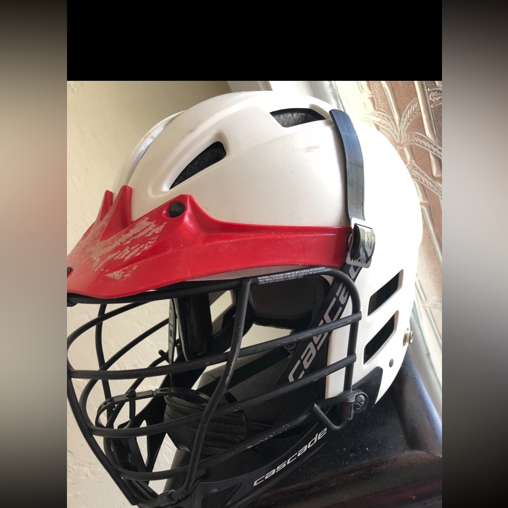 Cascade lacrosse helmet